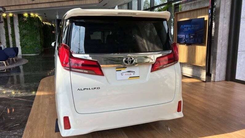 
								Toyota Alphard full									